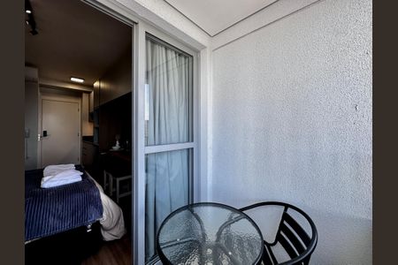 Studio para alugar com 19m², 0 quarto e sem vaga Studio para alugar com 19m², 0 quarto e sem vagaSacada