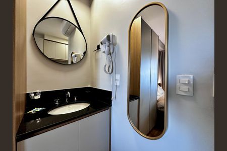 Studio para alugar com 19m², 0 quarto e sem vaga Studio para alugar com 19m², 0 quarto e sem vagaBanheiro