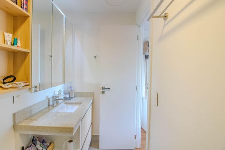 Apartamento à venda com 62m², 2 quartos e 1 vaga Apartamento à venda com 62m², 2 quartos e 1 vagaBanheiro da Suíte