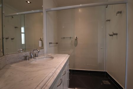 Apartamento para alugar com 296m², 3 quartos e 4 vagasBanheiro Quarto 1 suíte