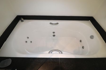 Apartamento para alugar com 296m², 3 quartos e 4 vagasBanheiro Quarto 1 suíte