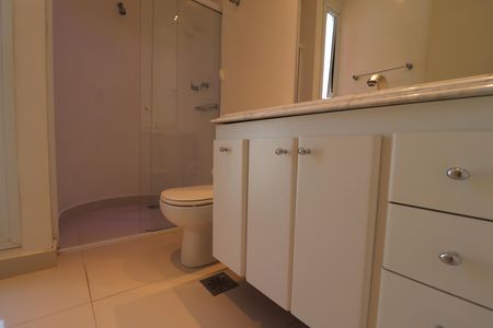 Apartamento para alugar com 296m², 3 quartos e 4 vagasBanheiro Quarto 3 suíte