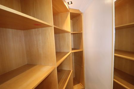 Apartamento para alugar com 296m², 3 quartos e 4 vagasCloset Quarto 1 suíte