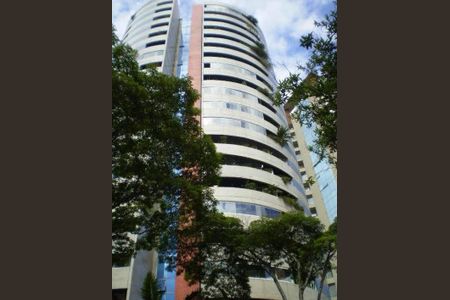 Apartamento para alugar com 296m², 3 quartos e 4 vagas Apartamento para alugar com 296m², 3 quartos e 4 vagasFachada