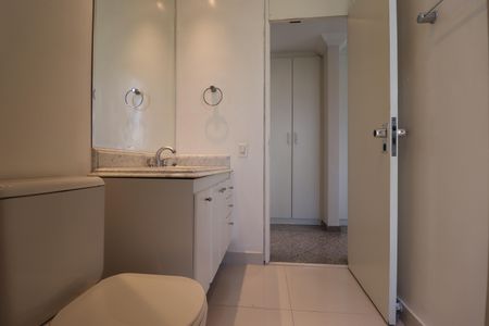 Apartamento para alugar com 296m², 3 quartos e 4 vagasBanheiro Quarto 3 suíte