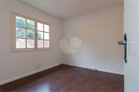 Casa de condomínio à venda com 180m², 5 quartos e 2 vagas