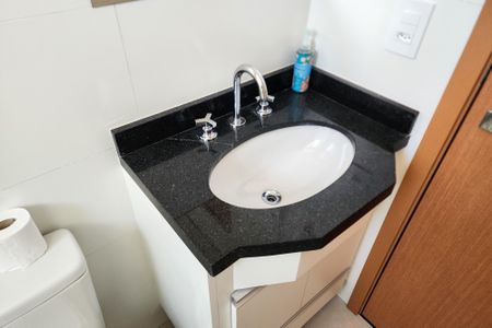 Apartamento para alugar com 55m², 2 quartos e 1 vaga Apartamento para alugar com 55m², 2 quartos e 1 vagaBanheiro