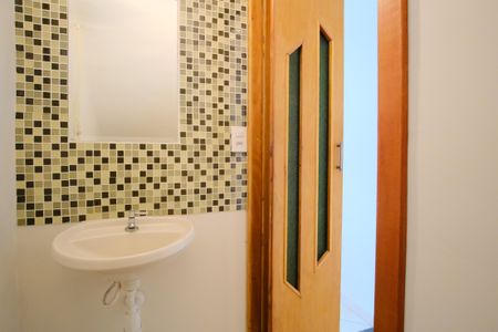 Lavabo de casa para alugar com 3 quartos, 250m² em Penha de França, São Paulo