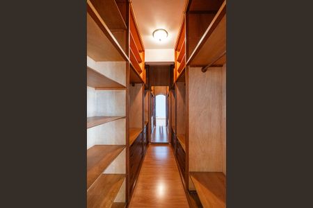 Apartamento à venda com 177m², 3 quartos e 2 vagasSuíte - Closet