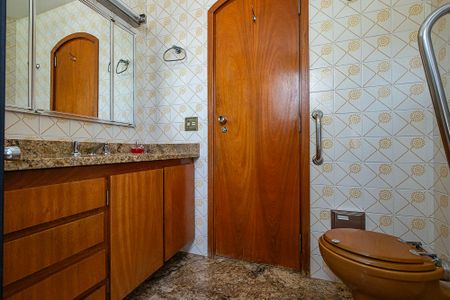 Apartamento à venda com 177m², 3 quartos e 2 vagasSuíte - Banheiro