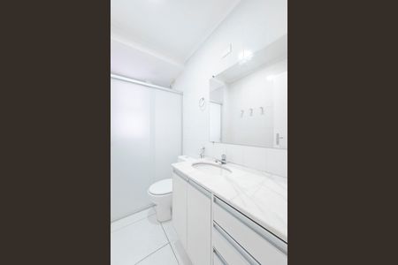 Apartamento para alugar com 72m², 3 quartos e 2 vagas Apartamento para alugar com 72m², 3 quartos e 2 vagasBanheiro