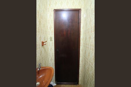 Casa à venda com 239m², 3 quartos e 2 vagasBanheiro de Serviço