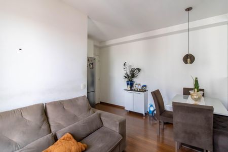 Sala de apartamento à venda com 3 quartos, 56m² em Jardim Cocaia, Guarulhos