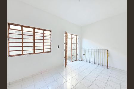 Casa para alugar com 80m², 3 quartos e 1 vaga Casa para alugar com 80m², 3 quartos e 1 vagaSala