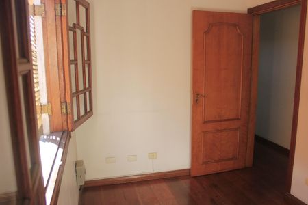 Casa à venda com 213m², 3 quartos e 4 vagasQuarto 2
