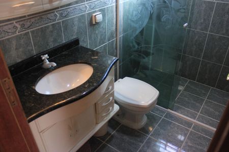 Casa à venda com 213m², 3 quartos e 4 vagasBanheiro