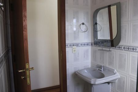 Casa à venda com 213m², 3 quartos e 4 vagasBanheiro 2