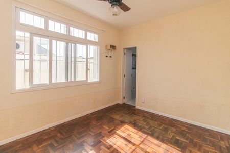 Casa à venda com 210m², 3 quartos e 4 vagasSuíte