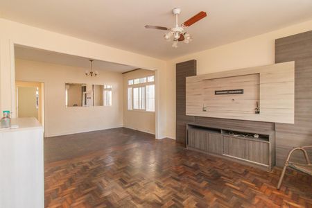 Casa à venda com 210m², 3 quartos e 4 vagasSala