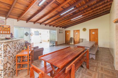 Casa à venda com 210m², 3 quartos e 4 vagasÁrea comum - Salão de festas