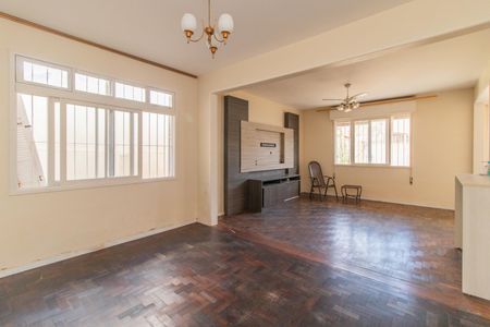 Casa à venda com 210m², 3 quartos e 4 vagasSala