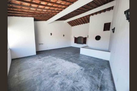 Casa à venda com 234m², 5 quartos e 4 vagas