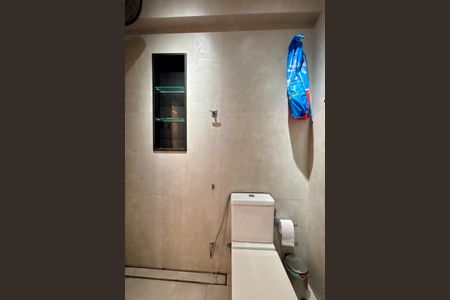 Apartamento à venda com 144m², 4 quartos e 1 vaga Apartamento à venda com 144m², 4 quartos e 1 vagaBanheiro de Serviço