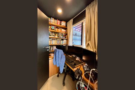 Apartamento à venda com 144m², 4 quartos e 1 vaga Apartamento à venda com 144m², 4 quartos e 1 vagaEscritório