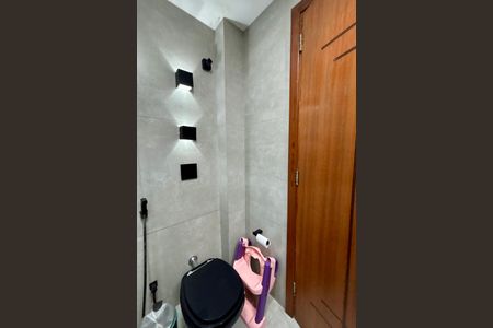 Apartamento à venda com 144m², 4 quartos e 1 vaga Apartamento à venda com 144m², 4 quartos e 1 vagaBanheiro social 1