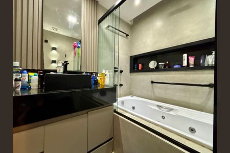 Apartamento à venda com 144m², 4 quartos e 1 vaga Apartamento à venda com 144m², 4 quartos e 1 vagaBanheiro social 1