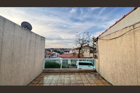 Casa à venda com 210m², 3 quartos e 1 vaga Casa à venda com 210m², 3 quartos e 1 vagaQuarto 1 Varanda