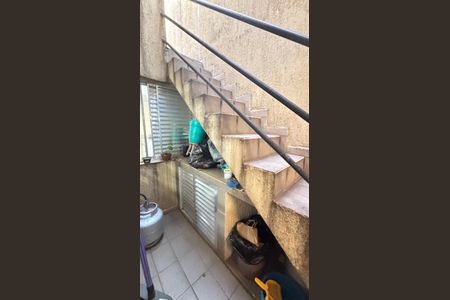 Casa à venda com 210m², 3 quartos e 1 vaga Casa à venda com 210m², 3 quartos e 1 vagaEscada Externa