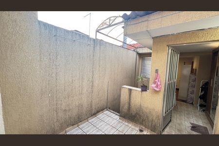 Casa à venda com 210m², 3 quartos e 1 vaga Casa à venda com 210m², 3 quartos e 1 vagaQuintal - Area de Serviço