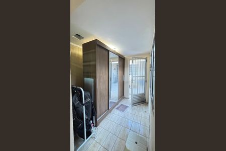 Casa à venda com 210m², 3 quartos e 1 vaga Casa à venda com 210m², 3 quartos e 1 vagaSuite 2