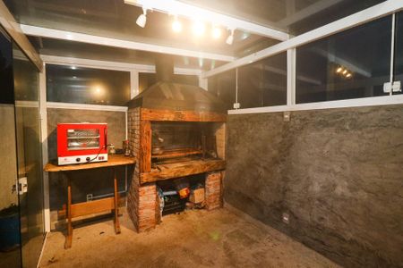 Casa à venda com 200m², 4 quartos e 1 vaga Casa à venda com 200m², 4 quartos e 1 vagaVaranda