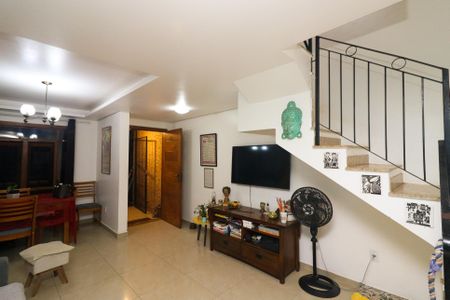 Casa à venda com 200m², 4 quartos e 1 vaga Casa à venda com 200m², 4 quartos e 1 vagaSala