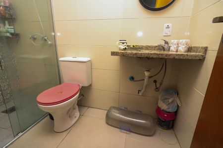 Casa à venda com 200m², 4 quartos e 1 vaga Casa à venda com 200m², 4 quartos e 1 vagaBanheiro da Suíte 1