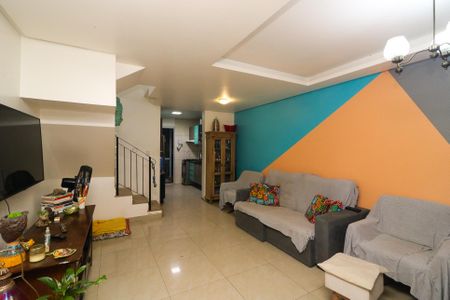 Casa à venda com 200m², 4 quartos e 1 vaga Casa à venda com 200m², 4 quartos e 1 vagaSala