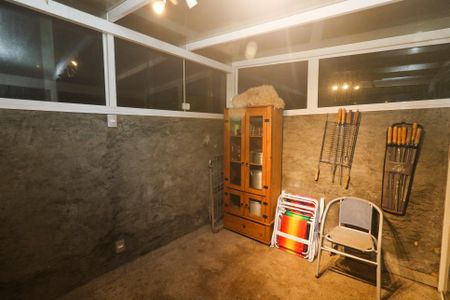 Casa à venda com 200m², 4 quartos e 1 vaga Casa à venda com 200m², 4 quartos e 1 vagaVaranda