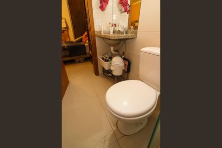 Casa à venda com 200m², 4 quartos e 1 vaga Casa à venda com 200m², 4 quartos e 1 vagaBanheiro da Suíte 2