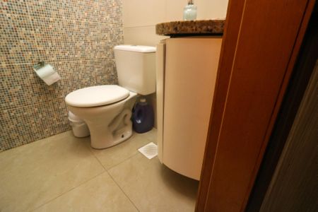 Casa à venda com 200m², 4 quartos e 1 vaga Casa à venda com 200m², 4 quartos e 1 vagaLavabo