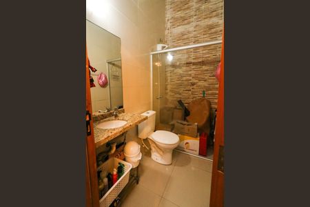 Casa à venda com 200m², 4 quartos e 1 vaga Casa à venda com 200m², 4 quartos e 1 vagaBanheiro da Suíte 2