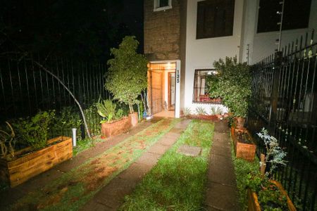 Casa à venda com 200m², 4 quartos e 1 vaga Casa à venda com 200m², 4 quartos e 1 vagaGaragem