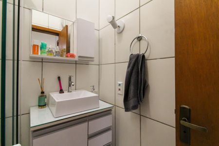 Casa de condomínio à venda com 50m², 2 quartos e 2 vagasBanheiro