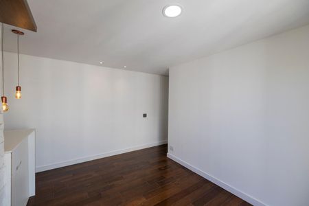 Sala de apartamento para alugar com 2 quartos, 58m² em Jardim Tupanci, Barueri