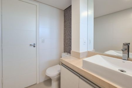Apartamento para alugar com 175m², 4 quartos e 2 vagasBanheiro do Quarto 1
