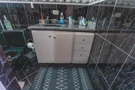 Casa à venda com 350m², 3 quartos e 2 vagas Casa à venda com 350m², 3 quartos e 2 vagasBanheiro da Suíte