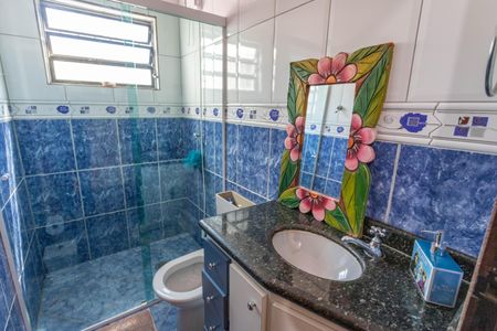 Casa à venda com 350m², 3 quartos e 2 vagas Casa à venda com 350m², 3 quartos e 2 vagasBanheiro social