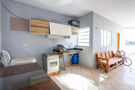 Casa à venda com 350m², 3 quartos e 2 vagas Casa à venda com 350m², 3 quartos e 2 vagasTerraço