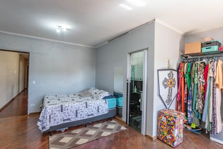 Casa à venda com 350m², 3 quartos e 2 vagas Casa à venda com 350m², 3 quartos e 2 vagas Suíte